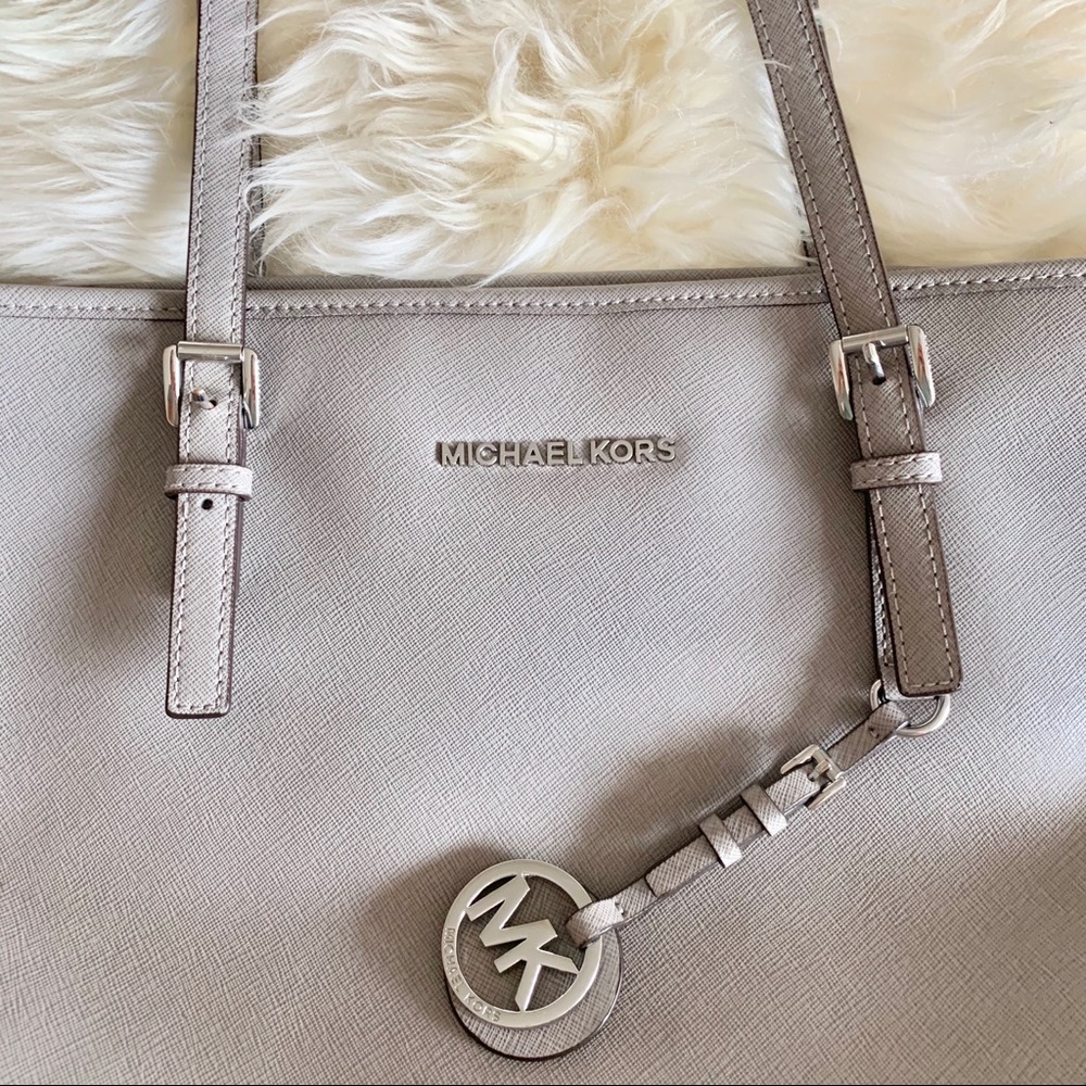 Michael Kors Jet Set Medium Tote
